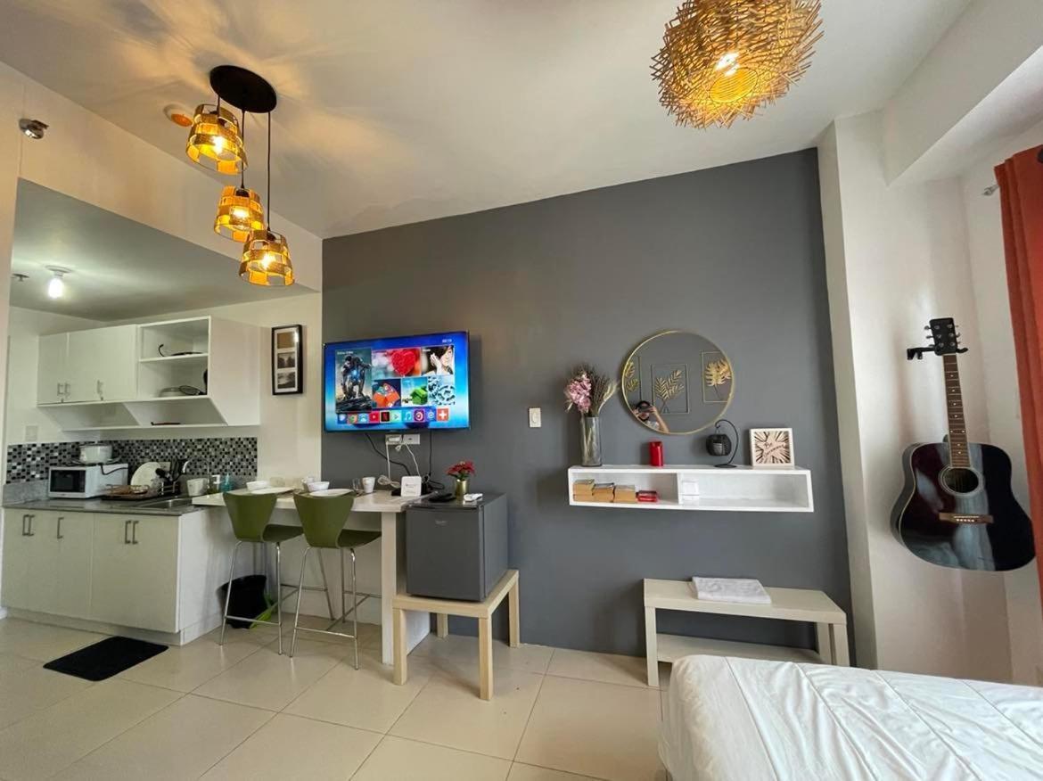Cool Suites At Wind Residences Tagaytay Staycation- Im Hana 1 Tagaytay City Ngoại thất bức ảnh